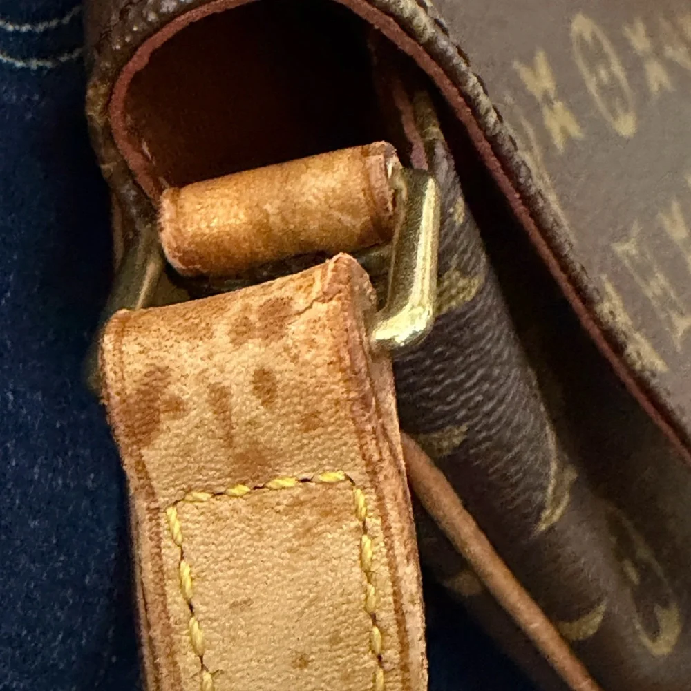 Louis Vuitton Monogram vintage shoulder Bag as shown - Picture 13 of 13